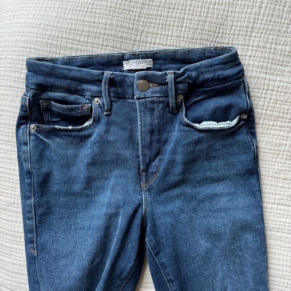 Good American Good Legs Twisted Slit Jeans - Picture 3 of 6